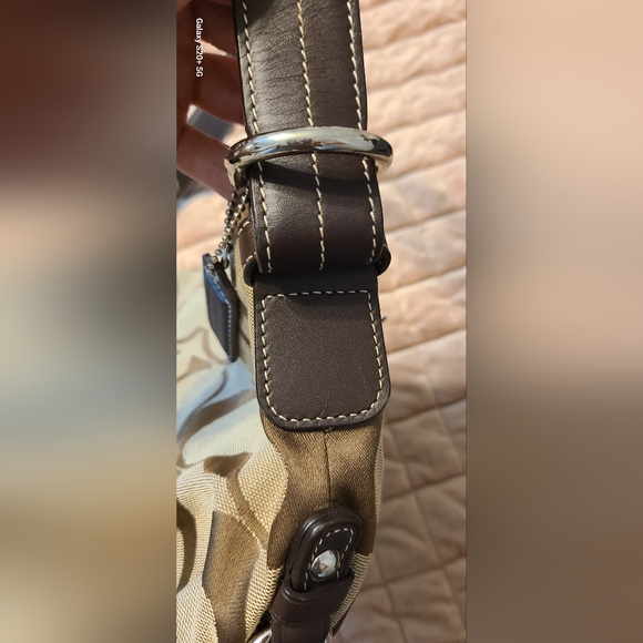 Coach Signature Canvas Purse - Picture 4 of 8